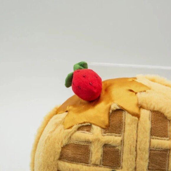 Jellycat Amuseables Rene Waffle 7” Plush Rare Edition NYC cute NWT and Dust Bag - Picture 4 of 7